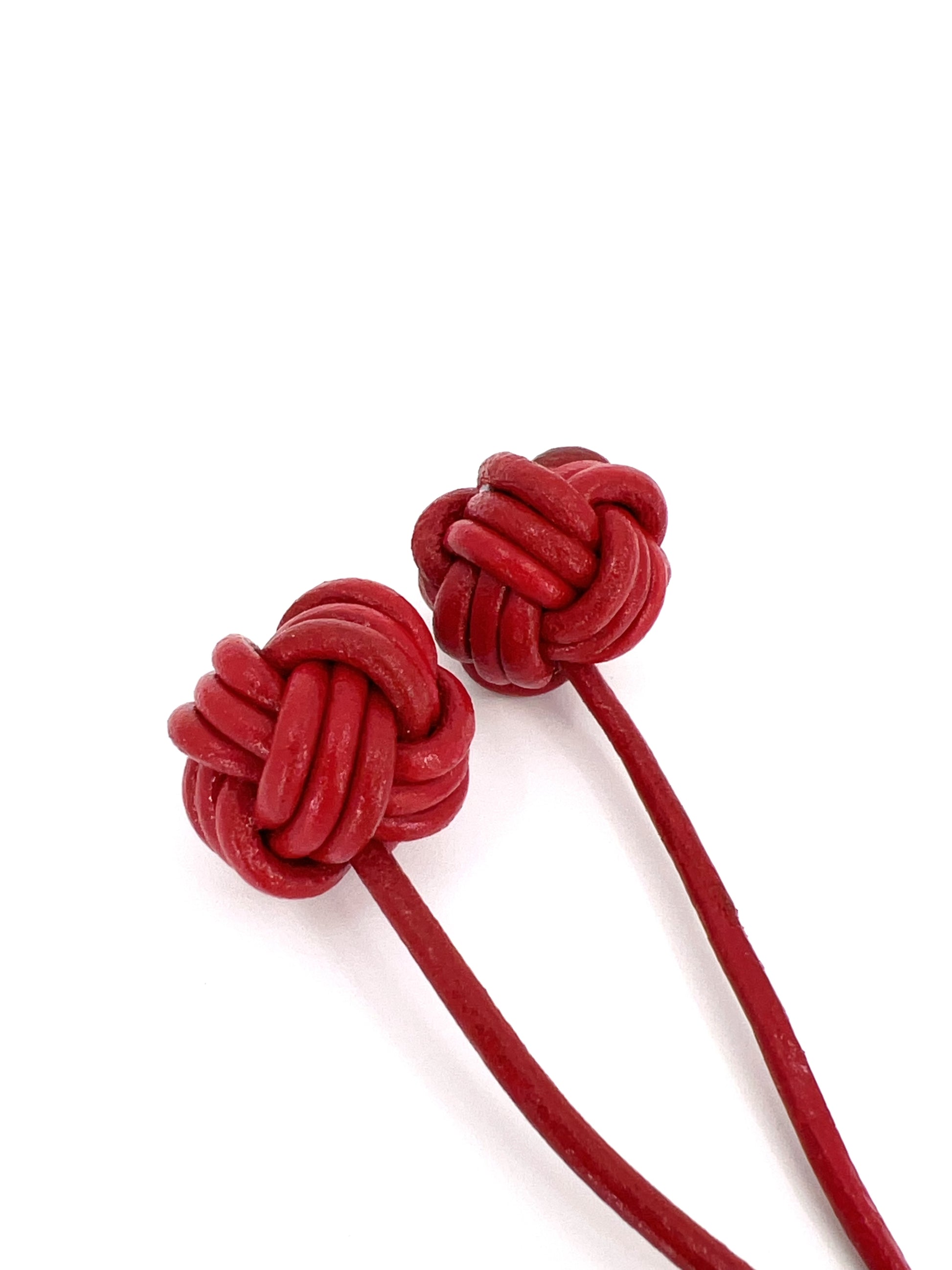 Long Braided Knot Loop in Cowhide