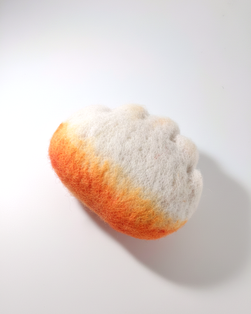 Natural wool jianjiao magnet, needle-felted with dense texture and gentle color transition
